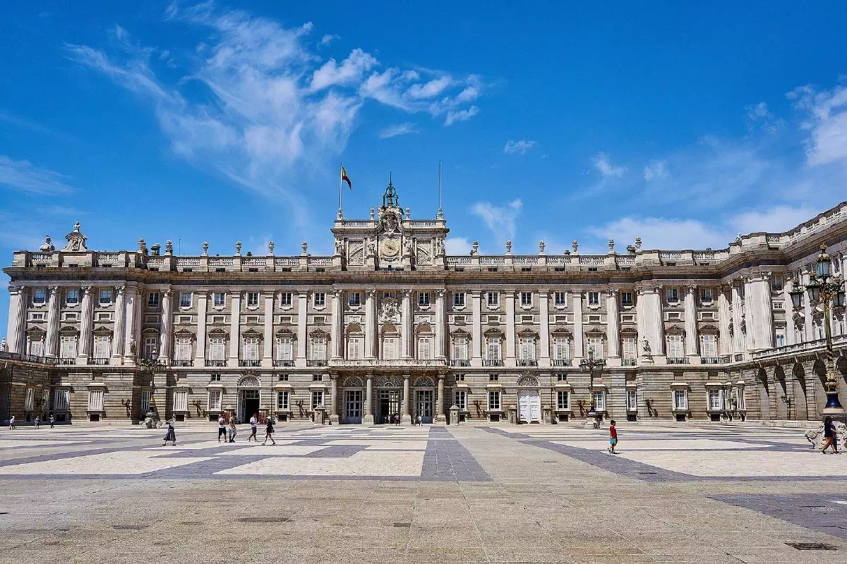Madrid Private Half Day City Tour with Fast Track Access to Royal Palace & Lunch