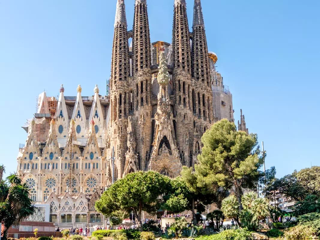 Barcelona Half-Day Small Group Tour with Hotel or Cruise Pick-Up