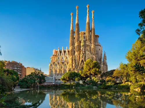 Barcelona Half-Day Small Group Tour with Hotel or Cruise Pick-Up
