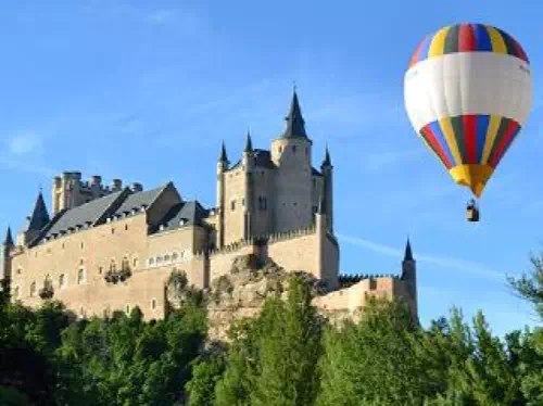 Hot Air Balloon Ride Over Segovia with Spanish Brunch
