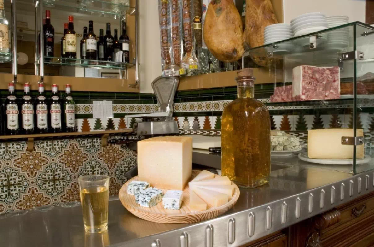 Madrid Tapas Evening Tour with Food and Wine Tastings