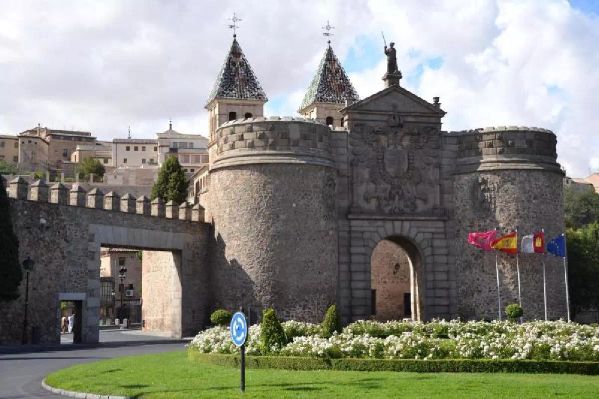 Aranjuez Royal Palace and Toledo from Madrid Full-Day Combo Tour