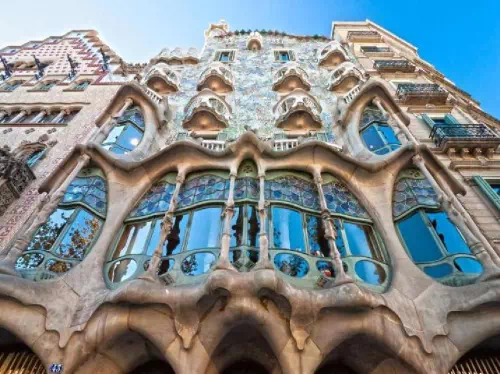 Barcelona Half Day Tour with Montjuic Cable Car and Poble Espanyol