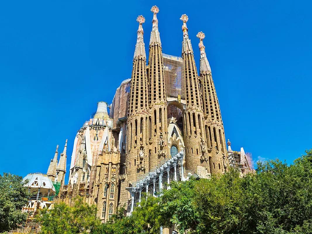 Barcelona Combo - Montserrat Early Access & Sagrada Familia Skip the Line Ticket