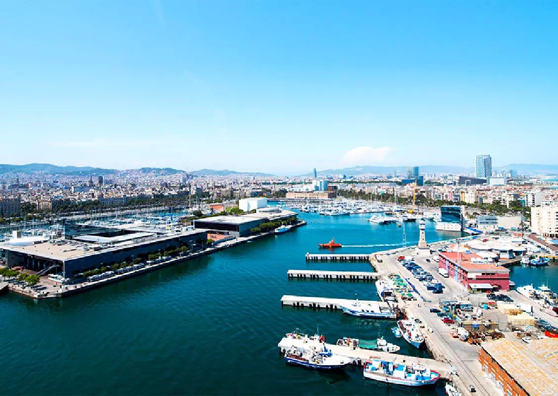 Barcelona Coastline Sailing Experience with Snacks and Drinks
