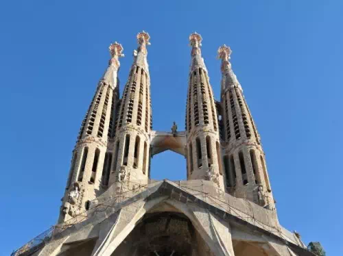 Morning Barcelona Highlights and Afternoon Gaudi Icons Combo Tour
