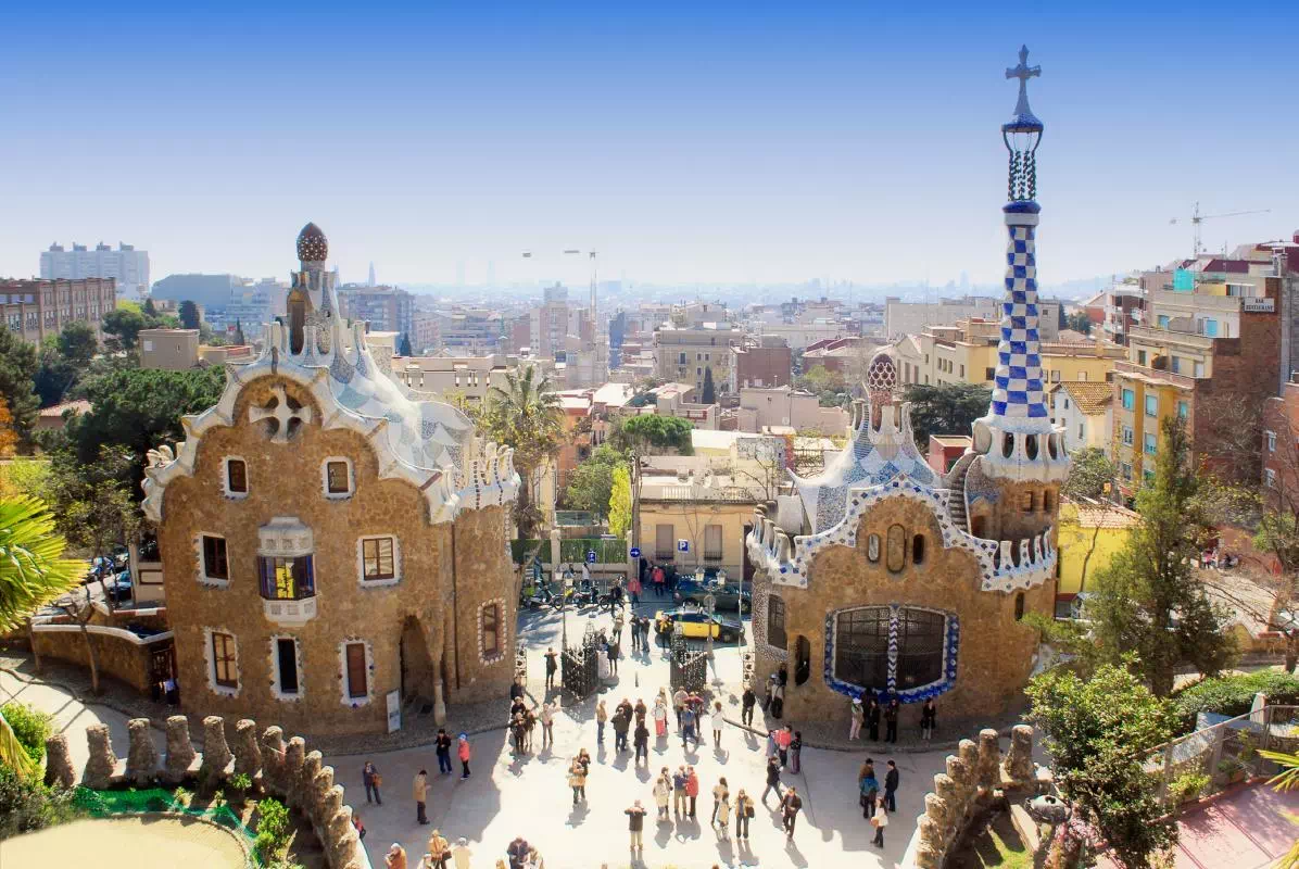 Barcelona Private Tour with VIP Access to Sagrada Familia and Paella Experience