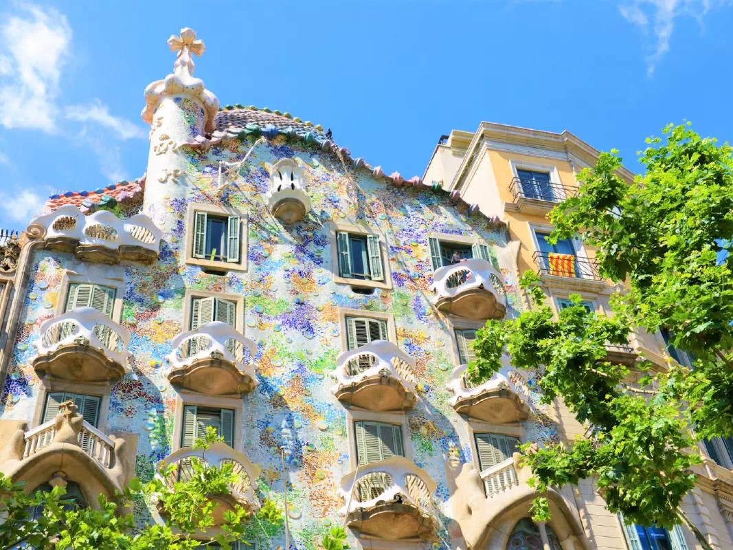Gaudi Tour with Sagrada Familia, Park Guell and Casa Batllo Skip-the-Line Ticket
