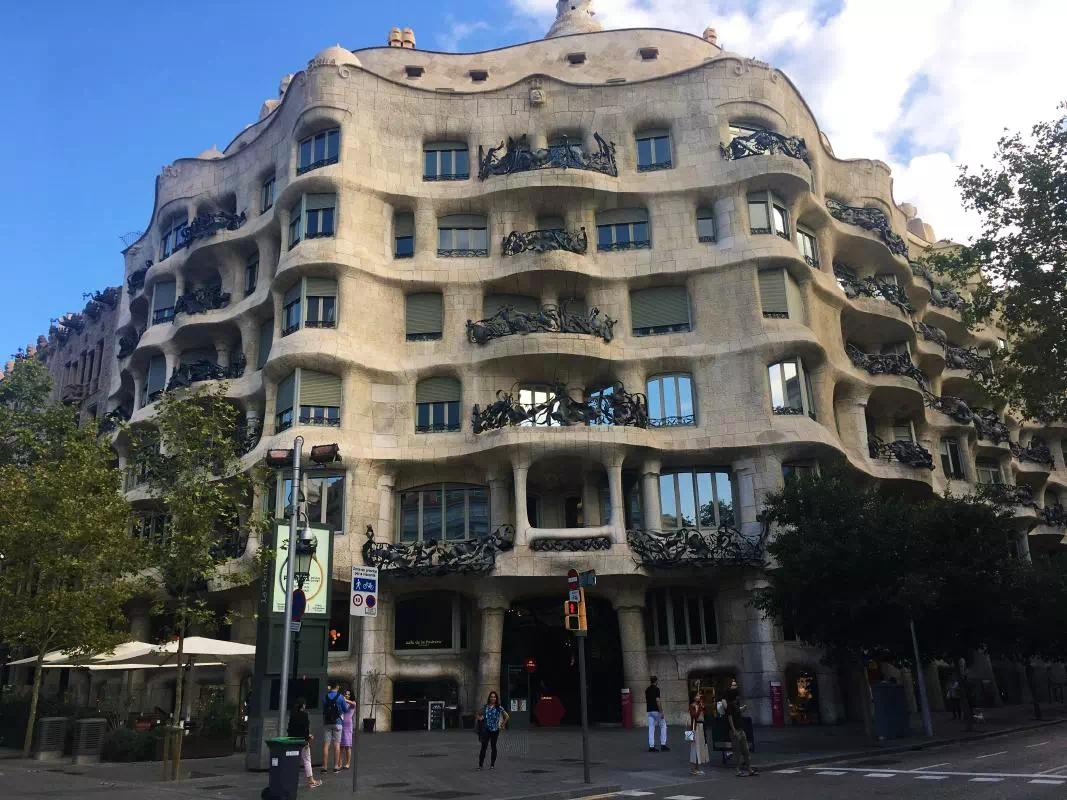 Barcelona Gaudi Walking Tour and Mosaic Workshop