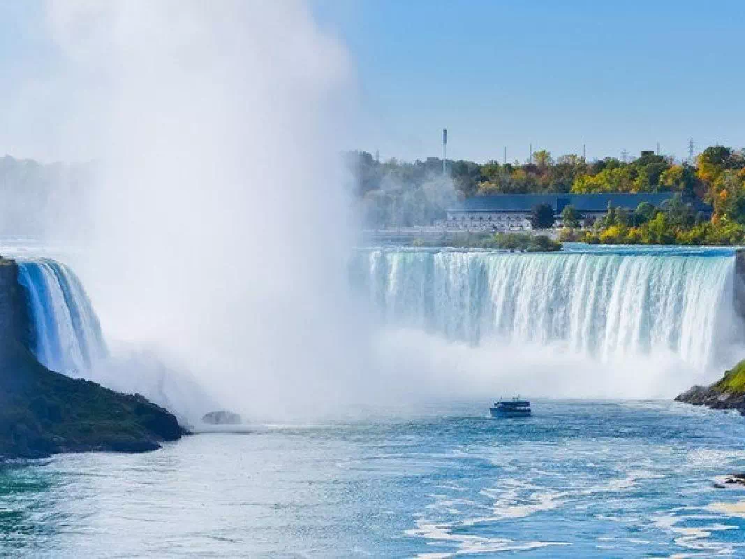 Niagara Falls from New York by Plane with Sightseeing Tour and Lunch