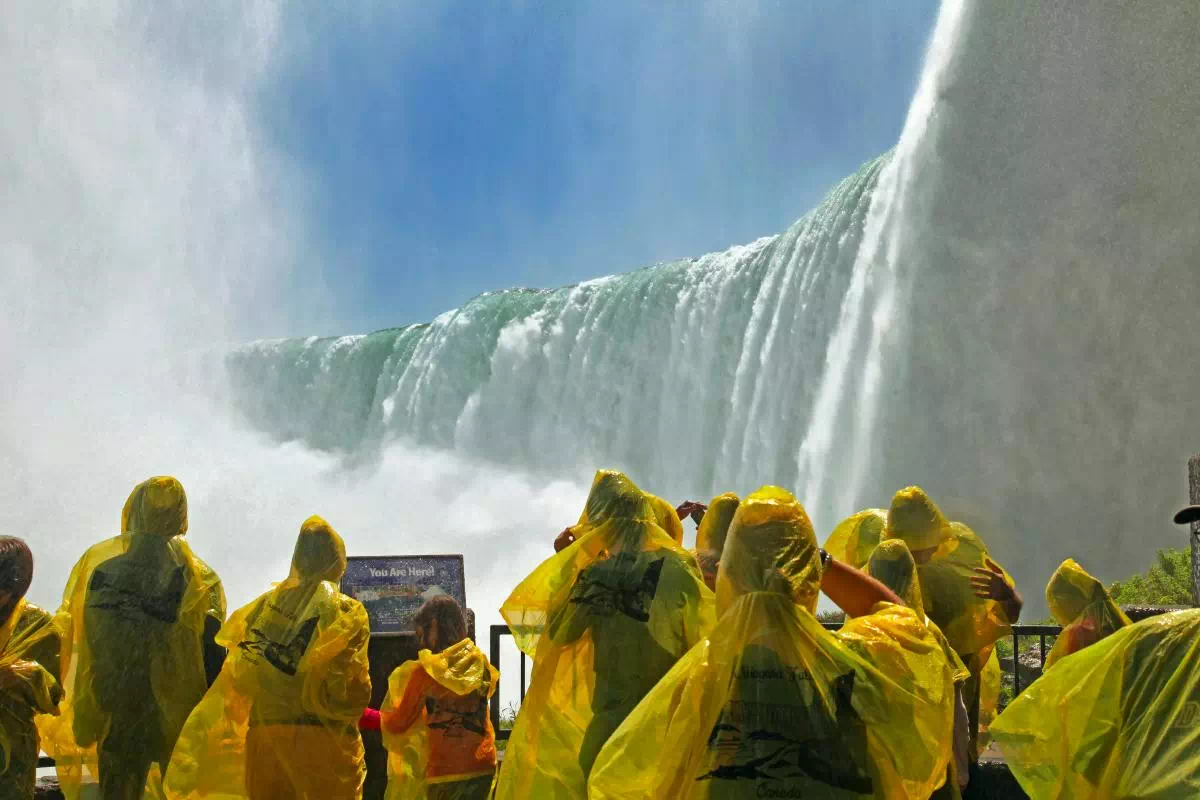Niagara Falls Full Day Sightseeing Tour with Shopping and Casinos Free Time