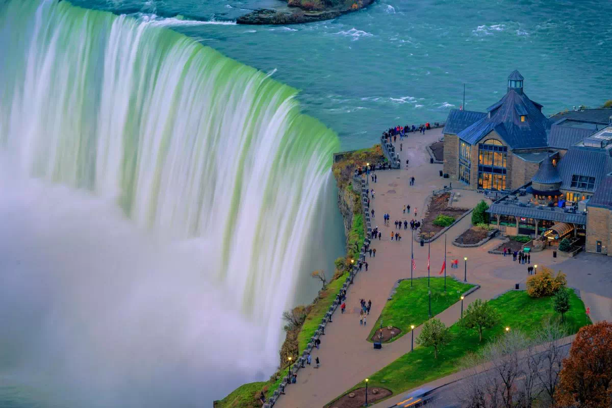 Niagara Falls Tour and Wine Tasting from Toronto with Optional Helicopter Ride