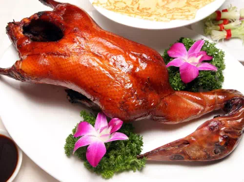 Private Peking Duck Dinner and VIP Acrobatic Show in Beijing