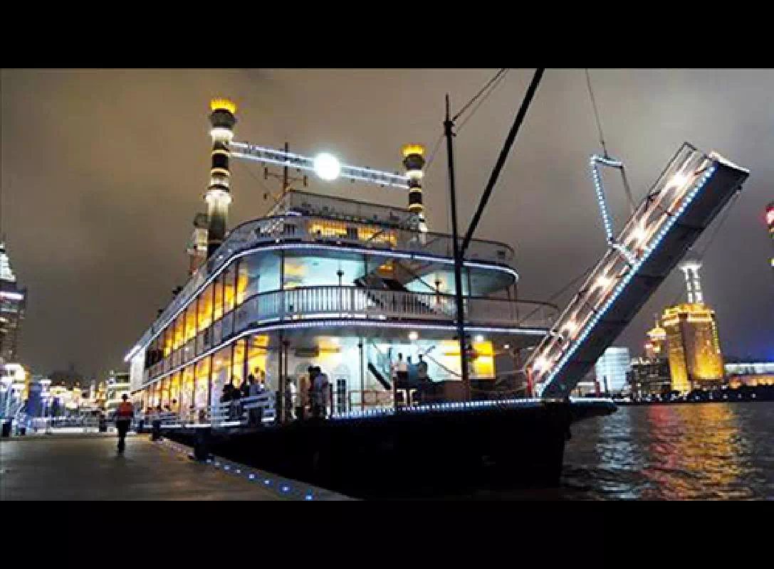 Private Tour of Modern Shanghai with Huang River Cruise