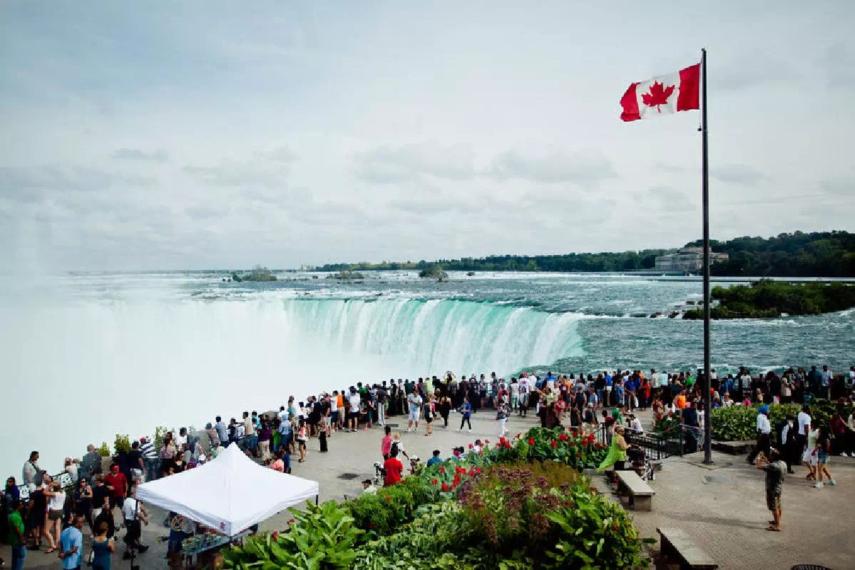 Niagara Falls Canada Side Half Day Tour from New York with Sightseeing Cruise