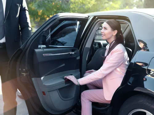 Shanghai Hongqiao Airport (SHA) Private Transfers to and from Central Shanghai