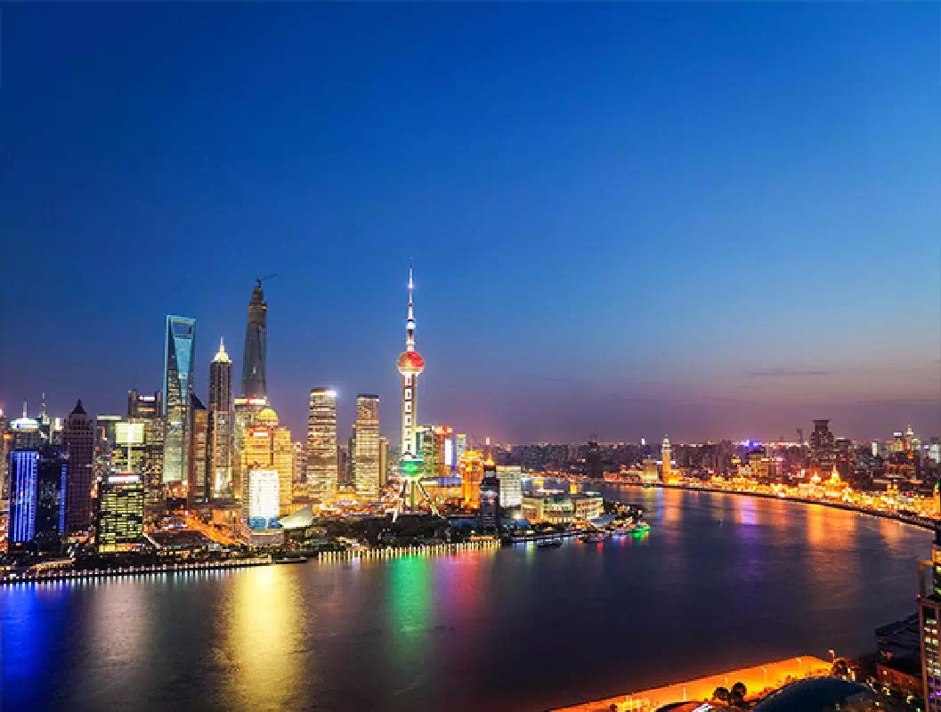 Evening Huangpu River Cruise and Bund City Light Private Tour with Hotel Pick-up