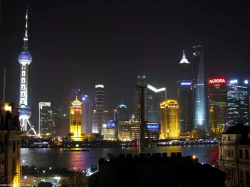 Evening Huangpu River Cruise and Bund City Lights Tour with Hotel Pick-up