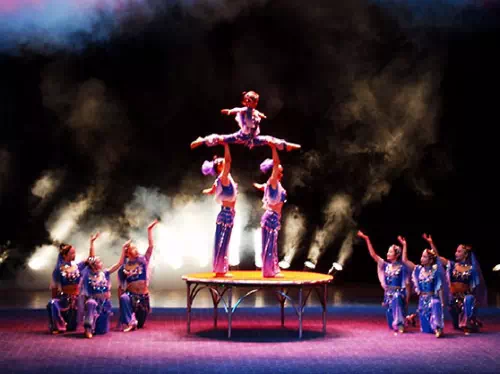 Chinese Acrobats and Shanghai Evening Group Tour with Hotel Pick-up