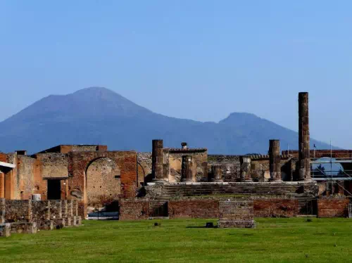 Pompeii Tour from Naples with Amalfi Coast Drive and Cameo & Coral Factory Visit