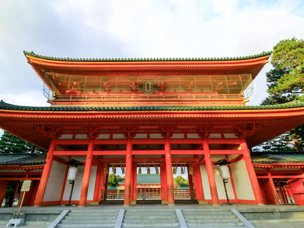 Kyoto 1-Day Bus Tour to Fushimi Inari, Kiyomizu-dera, Kinkakuji & Nijo Castle