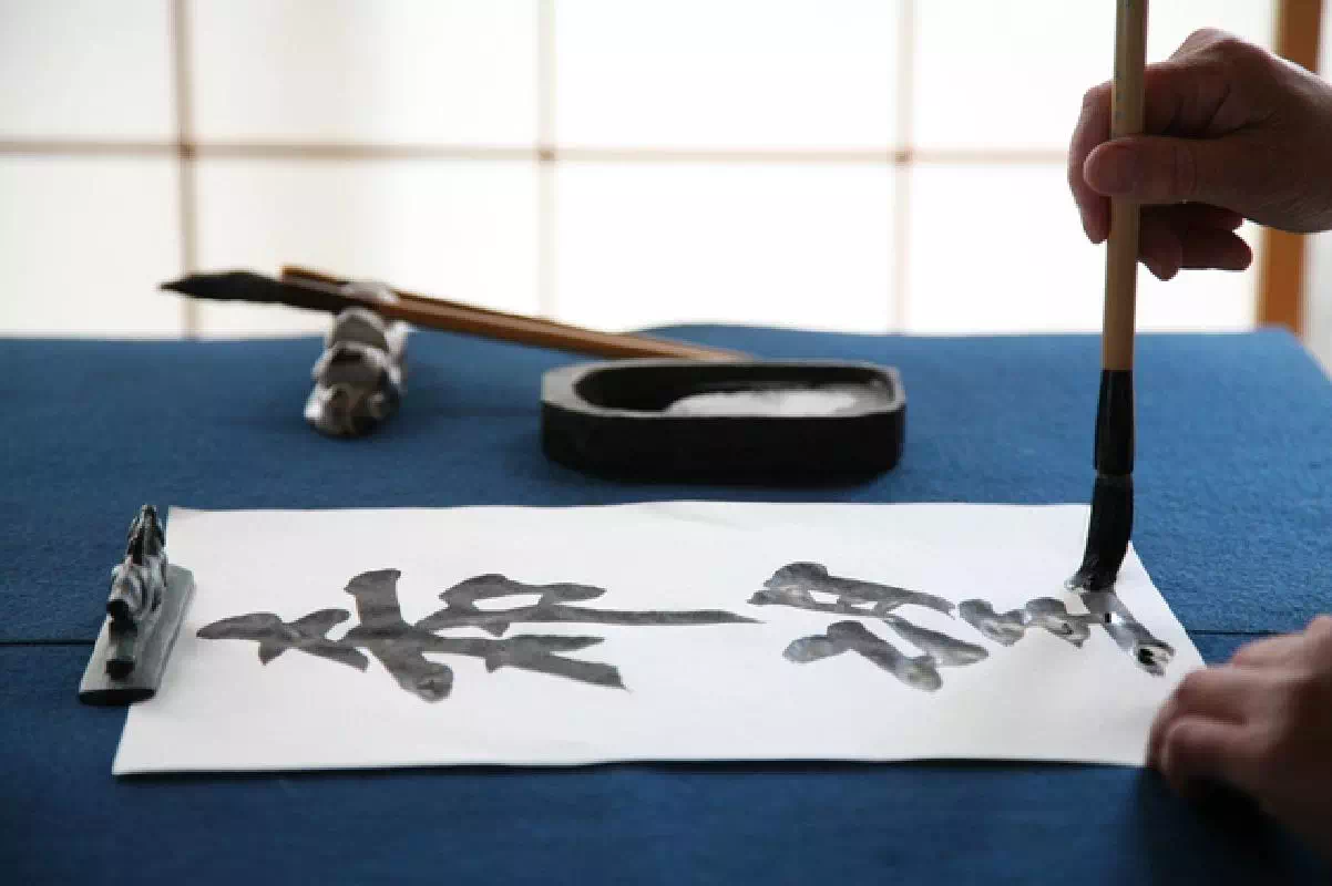 Traditional Shodo Japanese Calligraphy Class in Osaka