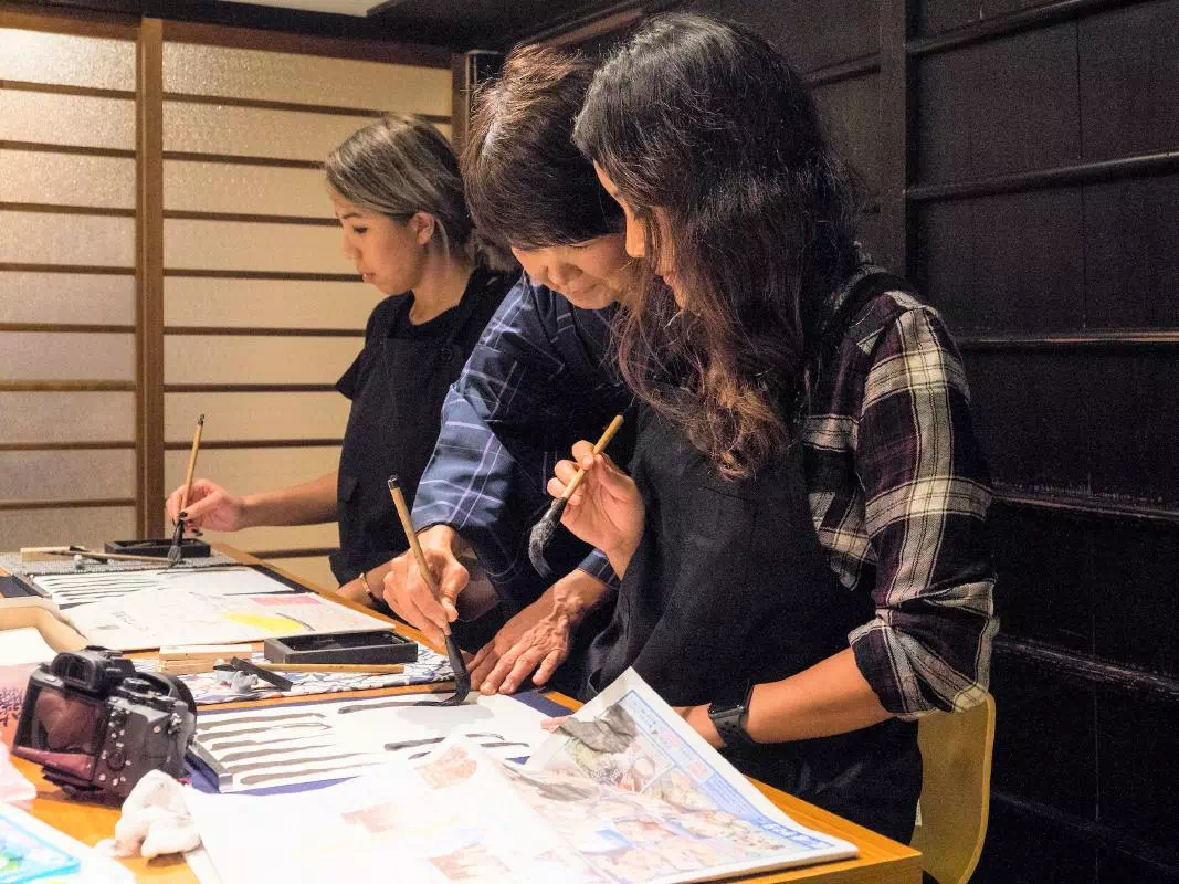 Traditional Shodo Calligraphy Lesson in Kyoto with an English-Speaking Teacher