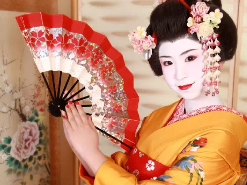 Kyoto Maiko Makeover Experience near Kyoto Station, Gion or Arashiyama