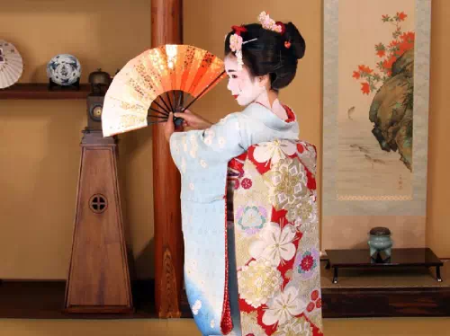 Kyoto Maiko or Geisha Makeover Experience for Groups and Families