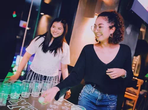 Bangkok Sukhumvit District Bar Crawl with Fast Track VIP Entry to One Club