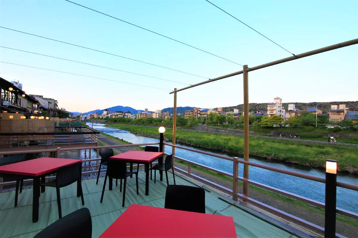 Exquisite Kamogawa River View and Traditional Kaiseki Gourmet Lunch in Kyoto