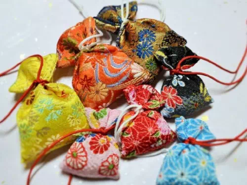 Incense Bag (Japanese Sachet) Making with Fragrant Wood Chips in Kyoto
