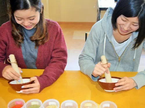 Japanese Seven Spice Blend Making Lesson in Kyoto