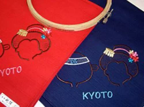 Traditional Kyoto-Style Hand Crafting Experience in Kyoto