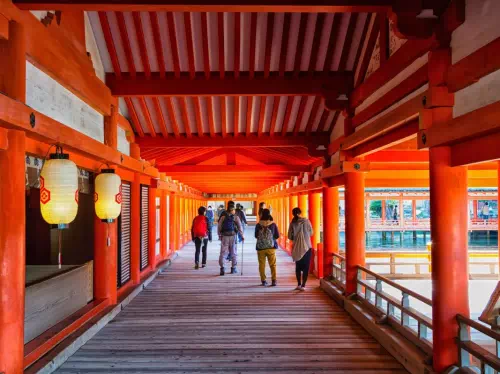 Explore Hiroshima and Miyajima by Bullet Train from Kyoto with English Guide