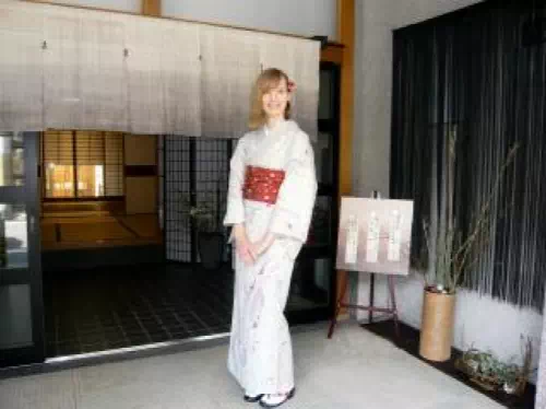 Kimono Dress-up Experience With Hotel Returns Near Nijo Castle