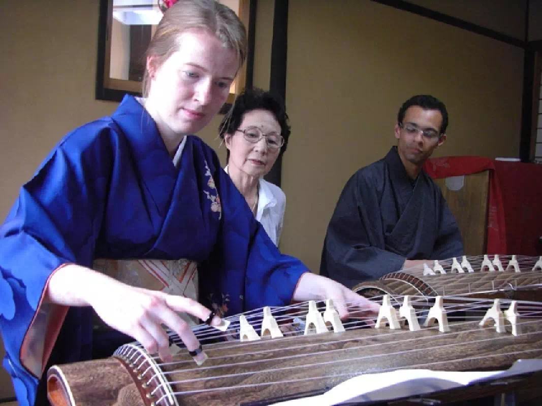 Koto Music Lesson For All Ages in Kyoto