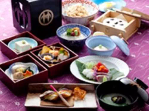 Kyoto Cuisine Lunch or Dinner at a Traditional Machiya near Shijo Karasuma