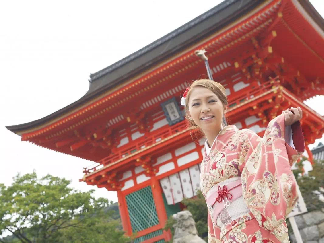 Kimono Dress-up and Kiyomizudera Temple Private Walking Tour in Kyoto
