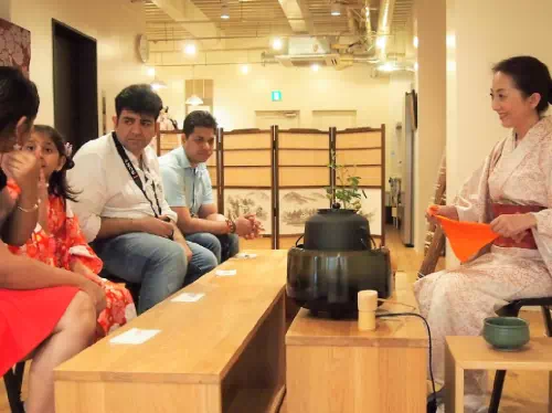 Ryurei-style Introductory Tea Ceremony in Kyoto