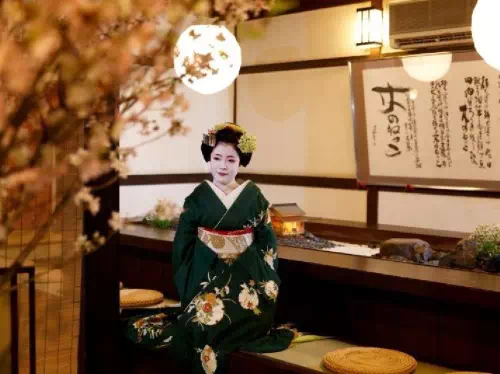 Kyoto Private Kaiseki Dinner at Traditional Restaurant with Maiko Dance Show