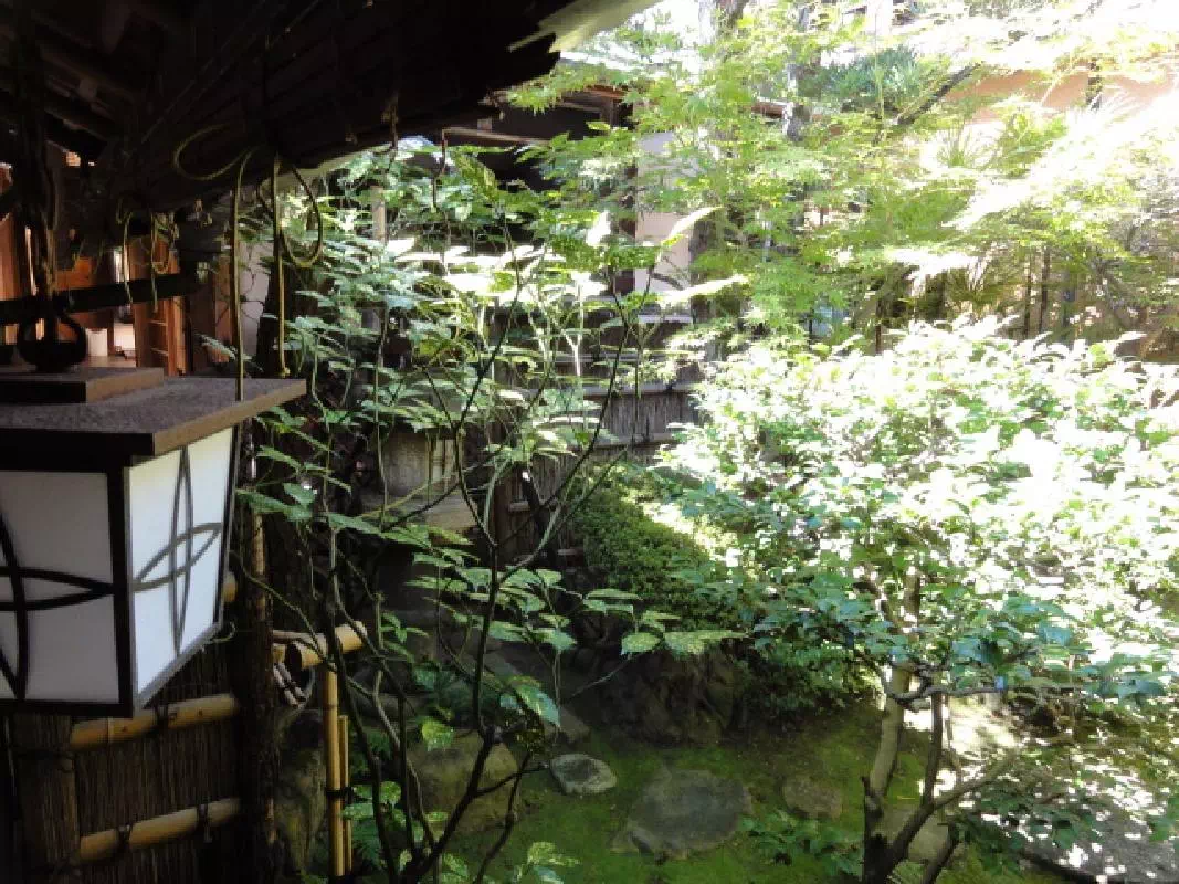 Machiya Townhouse Tour with Tea Ceremony and Japanese Lunch