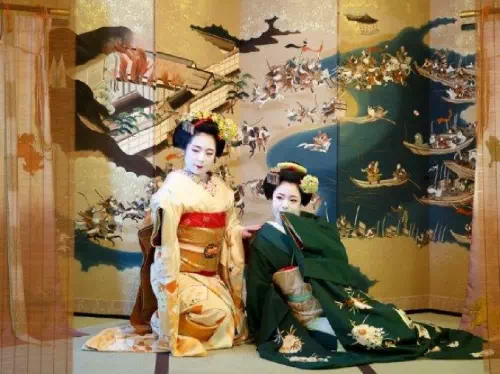 Private Maiko Dance Performance with Dinner or Snacks Plan in Kyoto