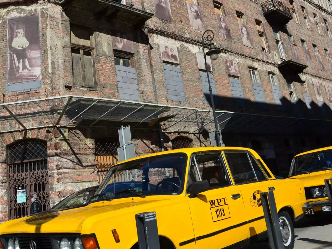 Jewish Warsaw Private Tour in a Retro FIAT 125p including Former Jewish Ghetto