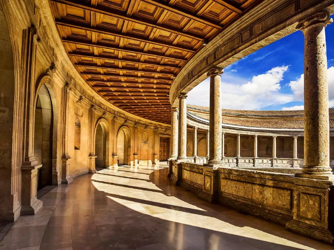 Alhambra Alcazaba & Generalife Guided Tour with Optional Nasrid Palaces Visit