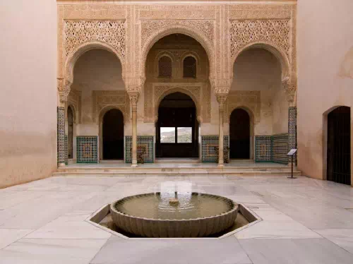 Alhambra Alcazaba & Generalife Guided Tour with Optional Nasrid Palaces Visit