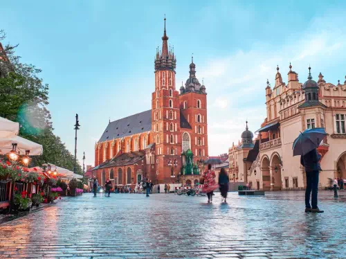 Krakow Old Town Private Tour with Wawel Castle and St. Mary’s Church Visit