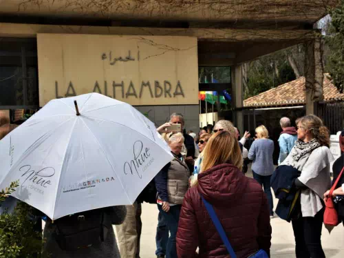Alhambra Tour with Nasrid Palaces, Generalife and Albaicin Visit