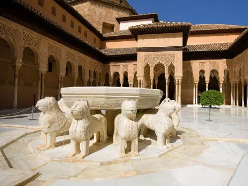 [Super Saver] Alhambra & Nasrid Palaces Tour with Albayzin & Sacromonte Visit