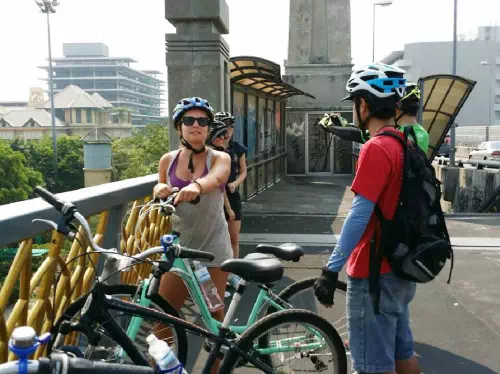 Bangkok Morning Bike Tour with English-Speaking Guide